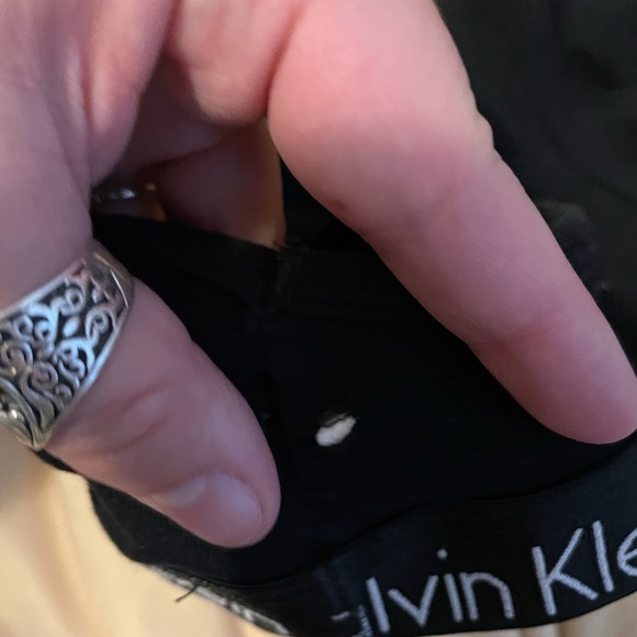 Super cute and flattering Calvin Klein bra - Picture 4 of 4